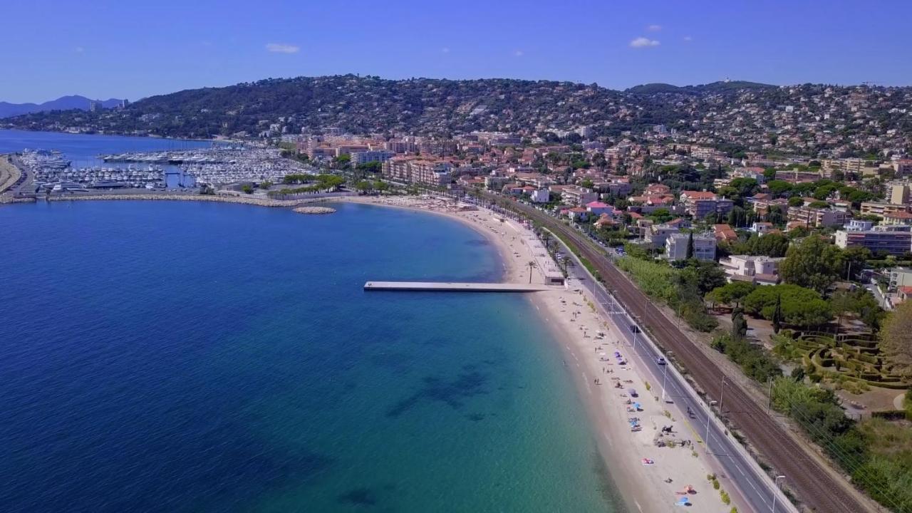 Apt Golfe Juan - 5Min Des Plages - Parking Privee - Piscine Rooftop Vallauris Exterior photo